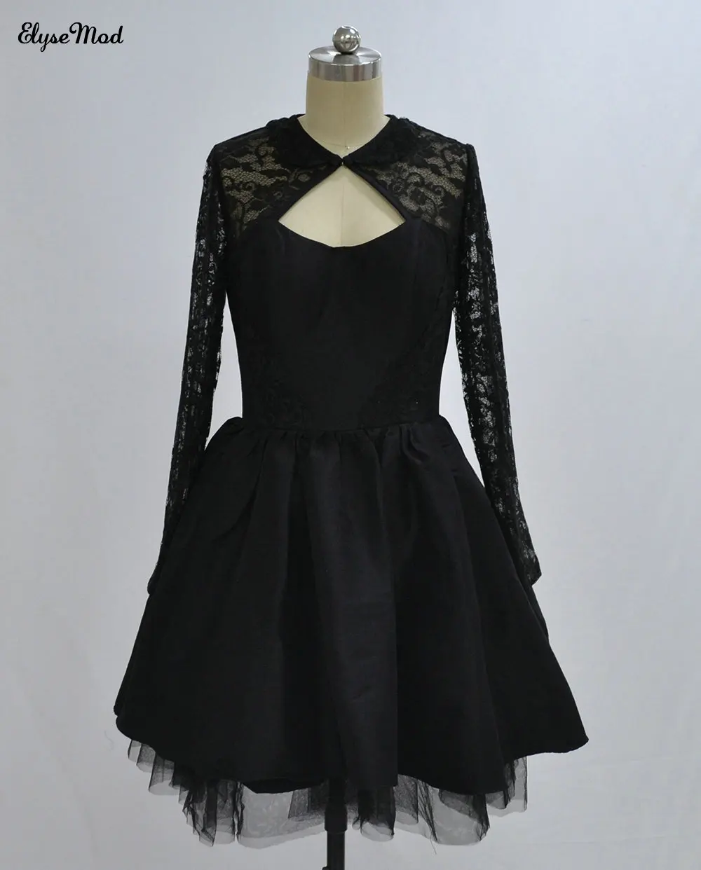 Luxury Scoop Cocktail Dresses Lace Long Sleeves Black Sexy Backless Short Prom Party Dresses
Luxury Scoop Cocktail Dresses Lace Long Sleeves Black Sexy Backless Short Prom Party Dresses