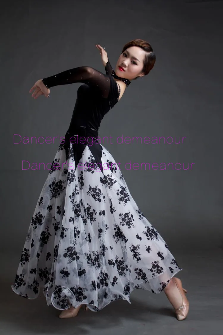 Ballroom dance costumes senior embroidery gauze long sleeves ballroom dance dress for women ballroom dance competition dresses
Ballroom dance costumes senior embroidery gauze long sleeves ballroom dance dress for women ballroom dance competition dresses