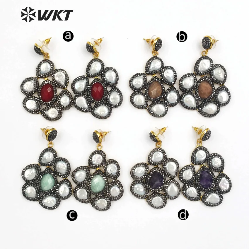RE077 WKT Flower shape drop earrings with pearl and faceted stone in elegant women earring with gunblack rhinestone paved around
RE077 WKT Flower shape drop earrings with pearl and faceted stone in elegant women earring with gunblack rhinestone paved around