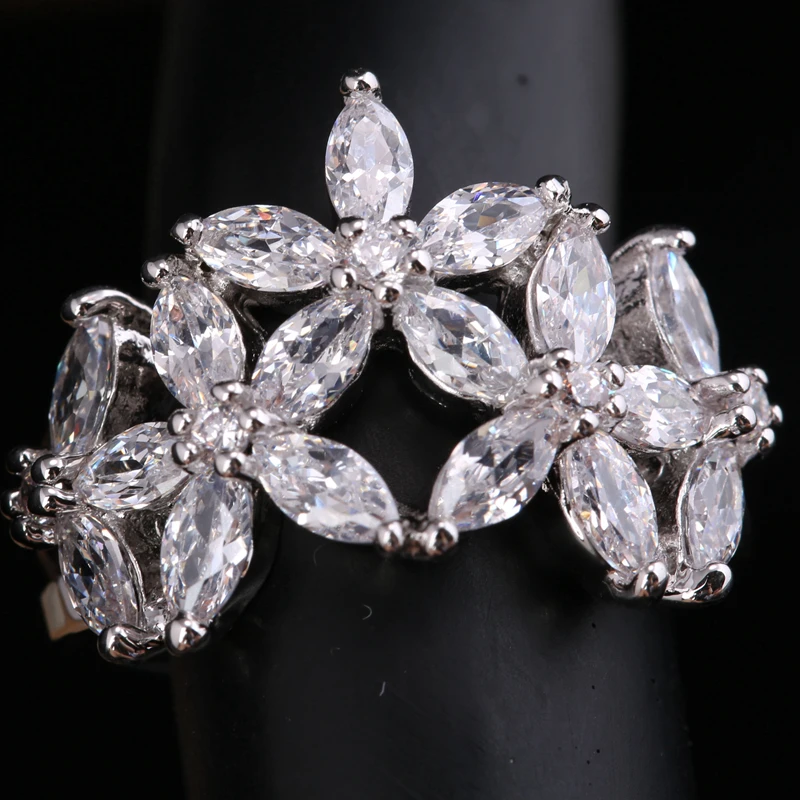 Incredible 5 White Zircon Silver Plated Argent Jewelry Ring US# Size 6 / 7 / 8 / 9 S1571
Incredible 5 White Zircon Silver Plated Argent Jewelry Ring US# Size 6 / 7 / 8 / 9 S1571