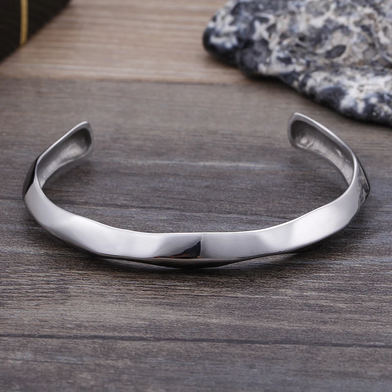 HaoYi Fashion Simple Open Bracelet Men Stainless Steel Brushed Silver Color Black Cuff Jewelry
HaoYi Fashion Simple Open Bracelet Men Stainless Steel Brushed Silver Color Black Cuff Jewelry