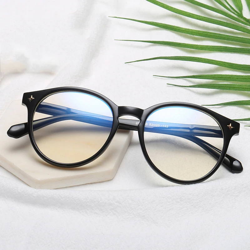 New simple fashion retro glasses frame men and women eye protection flat mirror can be equipped with myopia glasses frame.
New simple fashion retro glasses frame men and women eye protection flat mirror can be equipped with myopia glasses frame.