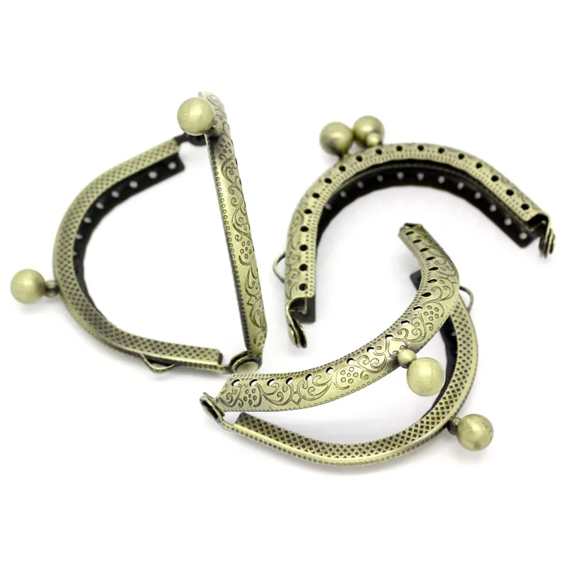 2Pcs Kiss Clasps Lock Arch Frame Metal Double Ball Flower Carved Bronze Tone For Purse Bag Handbag Handle DIY Accessories 6.5cm
2Pcs Kiss Clasps Lock Arch Frame Metal Double Ball Flower Carved Bronze Tone For Purse Bag Handbag Handle DIY Accessories 6.5cm