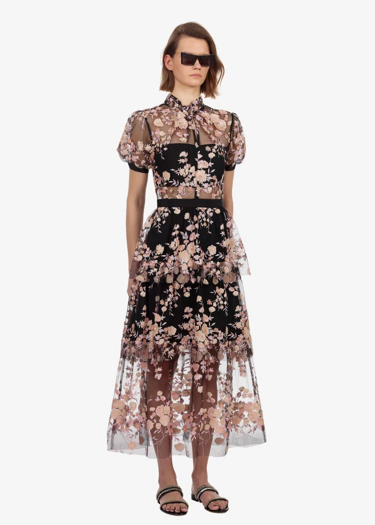 Aihuyigui 2019 summer high quality self portrait sequins long dress 2019 women flower embroidery stitch mesh cake dress dr223
Aihuyigui 2019 summer high quality self portrait sequins long dress 2019 women flower embroidery stitch mesh cake dress dr223
