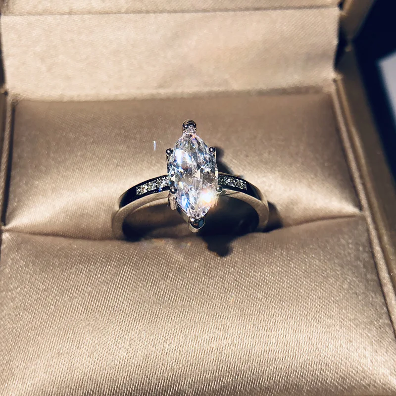 Fashion Super Flash Horse Eye Rings Silver Color White Zircon Ring Wedding Engagement Jewelry for Women Simple Dainty CZ Rings
Fashion Super Flash Horse Eye Rings Silver Color White Zircon Ring Wedding Engagement Jewelry for Women Simple Dainty CZ Rings