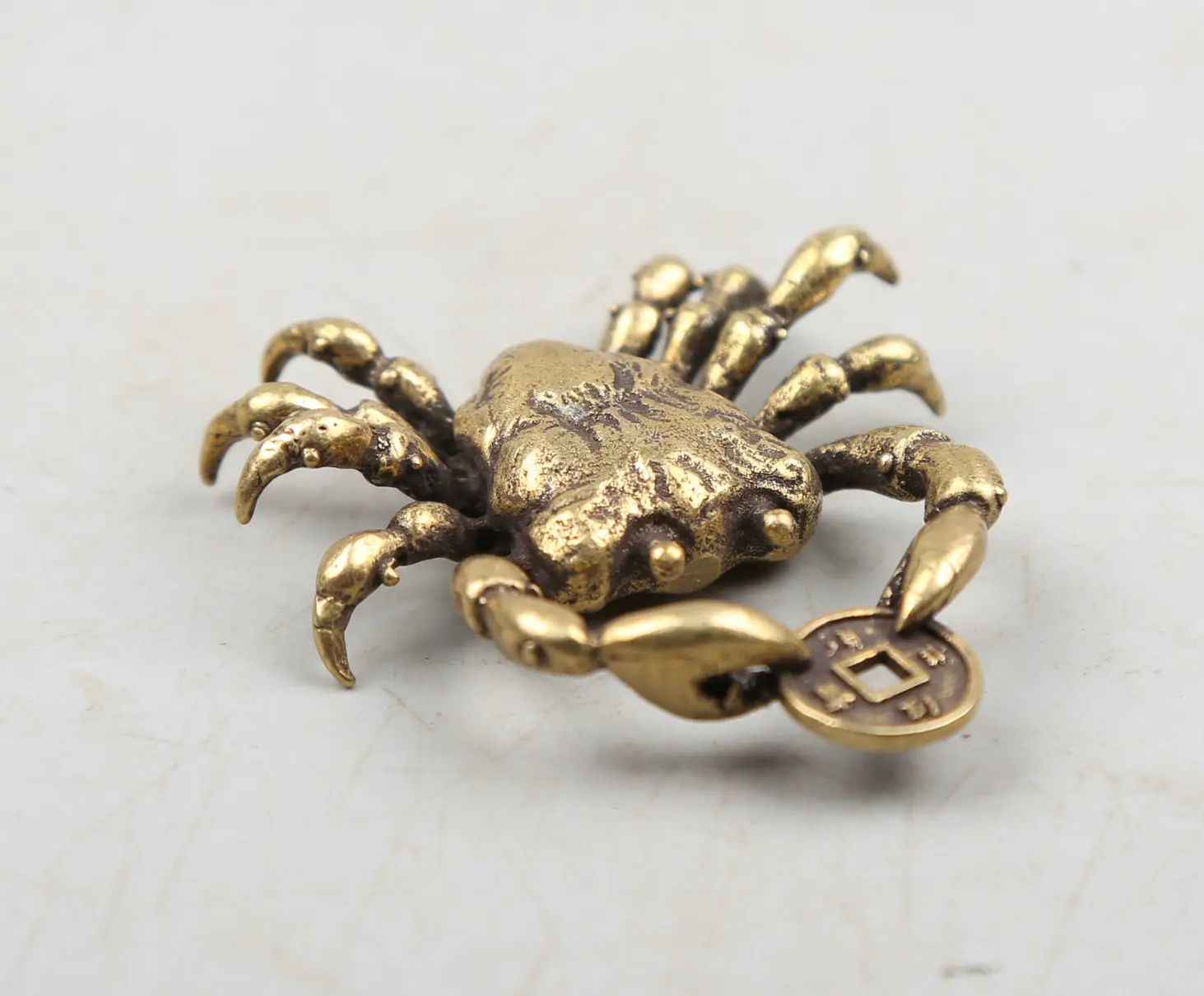 49MM/1.9"Collect Curio Rare China Fengshui Small Bronze Lovable Animal Hairy Crab Mitten Crab Money Wealth Pendant Statue 27g
49MM/1.9"Collect Curio Rare China Fengshui Small Bronze Lovable Animal Hairy Crab Mitten Crab Money Wealth Pendant Statue 27g