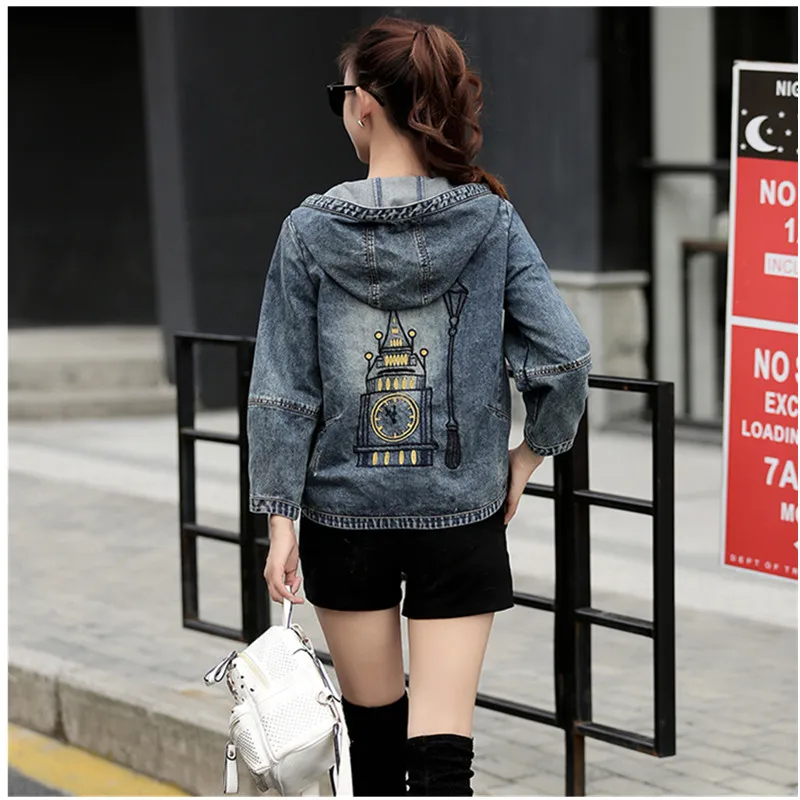 Plus Size 4XL 5XL 2021 Spring Bomber Jacket Women Embroidered Denim Jacket Bombers Hooded Jaqueta Jeans Women Basic Coats
Plus Size 4XL 5XL 2021 Spring Bomber Jacket Women Embroidered Denim Jacket Bombers Hooded Jaqueta Jeans Women Basic Coats
