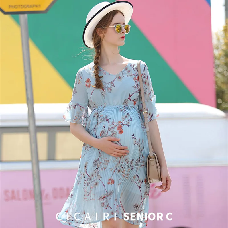 Maternity Dress New 2018 Summer Pregnancy Clothing V-neck Chiffon Maternity Print Pleated Dresses for Pregnant Wome
Maternity Dress New 2018 Summer Pregnancy Clothing V-neck Chiffon Maternity Print Pleated Dresses for Pregnant Wome