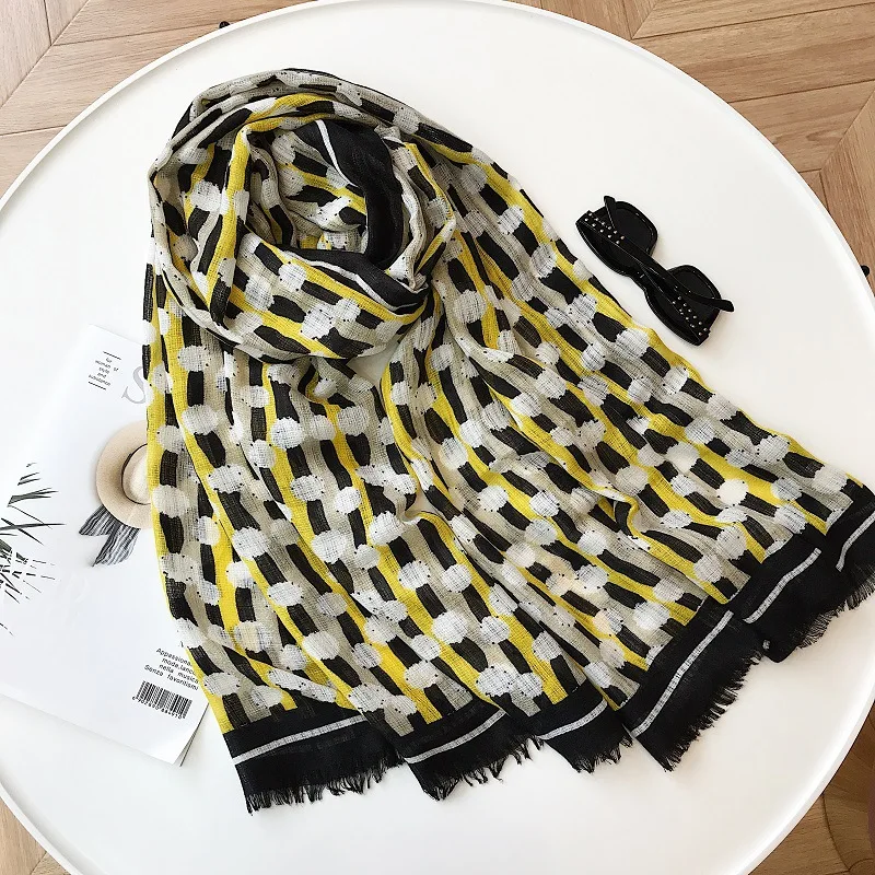 2018 New Fashion Ombre Stripe Print Scarves And Shawls Women Ombre Spot Fringe Wrap Hijab Foulard Muffler Free Shipping
2018 New Fashion Ombre Stripe Print Scarves And Shawls Women Ombre Spot Fringe Wrap Hijab Foulard Muffler Free Shipping