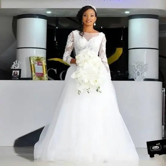 Sexy Backless Lace A-Line African Wedding Dresses Court Train Tulle Cheap Bridal Gowns Vestido de Noiva
Sexy Backless Lace A-Line African Wedding Dresses Court Train Tulle Cheap Bridal Gowns Vestido de Noiva
