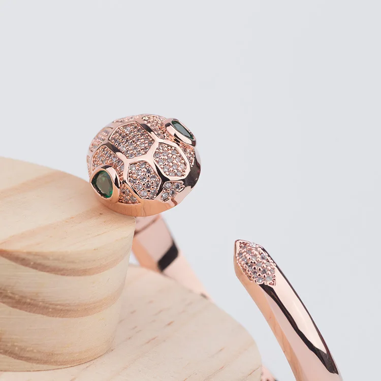 Fashion personality alternative popular zircon set luxury snake simple mouth bully lady bracelet
Fashion personality alternative popular zircon set luxury snake simple mouth bully lady bracelet