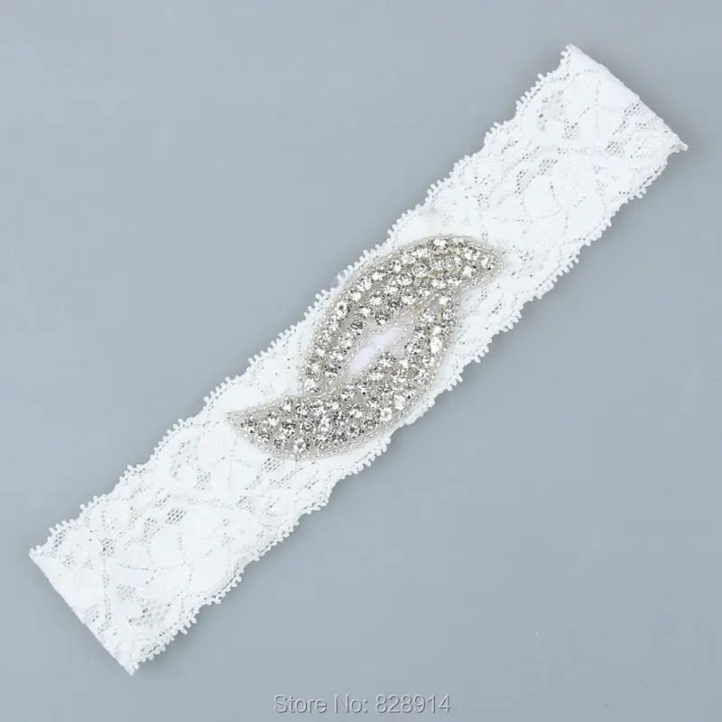 New Luxury Design Rhinestones Beaded White Lace Wedding Bridal Garter Handmade Toss Garter for Bride
New Luxury Design Rhinestones Beaded White Lace Wedding Bridal Garter Handmade Toss Garter for Bride