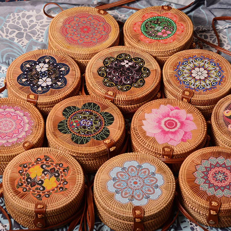 Hot New Vintage Flower Print Straw Handbag Ethnic Style Round Beach Crossbody Bags For Women Summer Handmade Rattan Shoulder Bag
Hot New Vintage Flower Print Straw Handbag Ethnic Style Round Beach Crossbody Bags For Women Summer Handmade Rattan Shoulder Bag