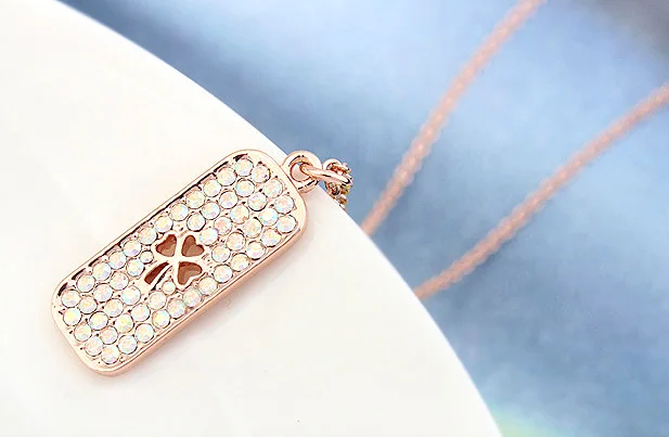 Luxury Lucky Four Leaf Clover Necklace Female Hollow Design Necklaces & Pendants Gold Color Chain Shiny Crystal Birthday Gifts
Luxury Lucky Four Leaf Clover Necklace Female Hollow Design Necklaces & Pendants Gold Color Chain Shiny Crystal Birthday Gifts