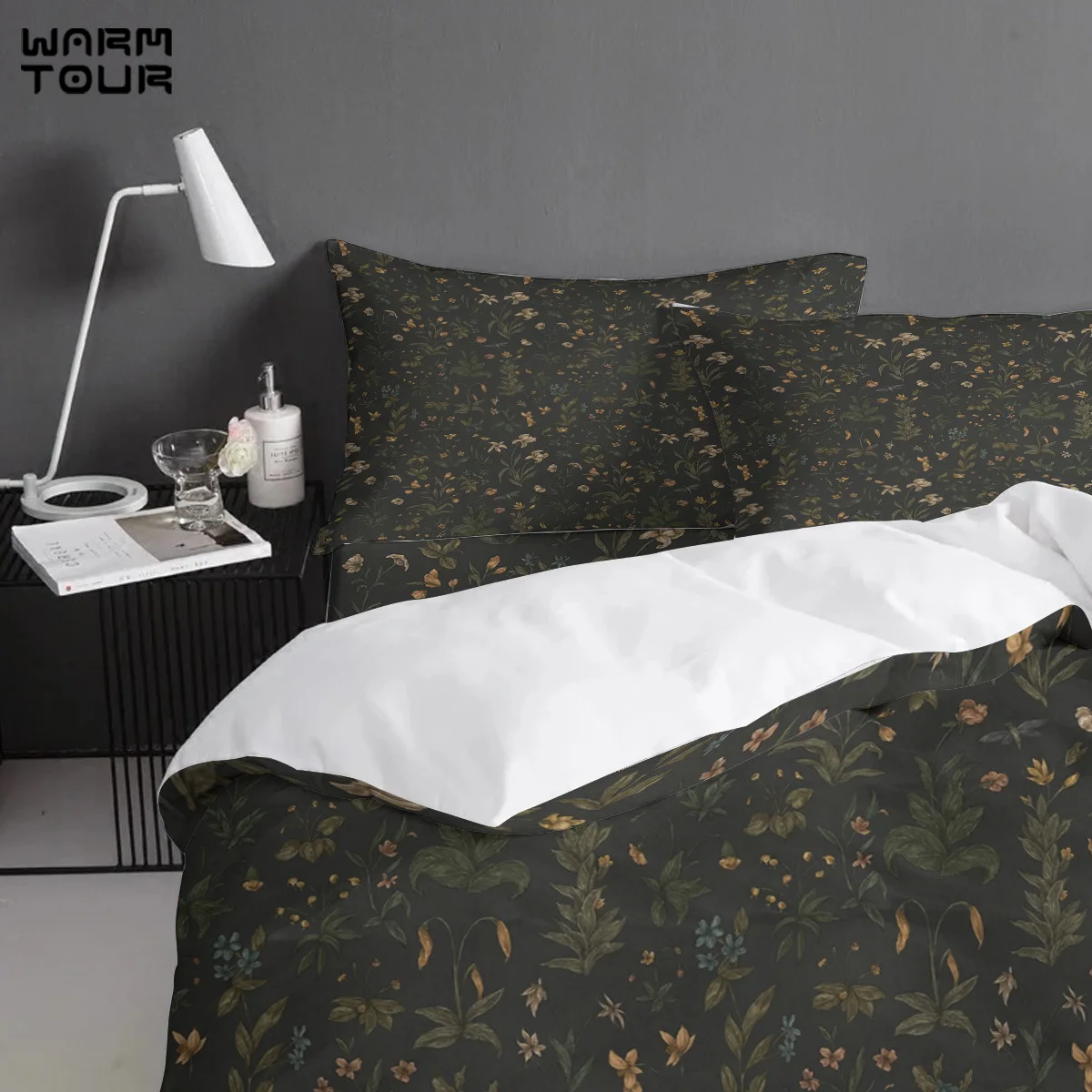WARMTOUR Duvet Cover Old World Florals Duvet Cover Set 4 Piece Bedding Set For Beds DHL Shipping Method
WARMTOUR Duvet Cover Old World Florals Duvet Cover Set 4 Piece Bedding Set For Beds DHL Shipping Method