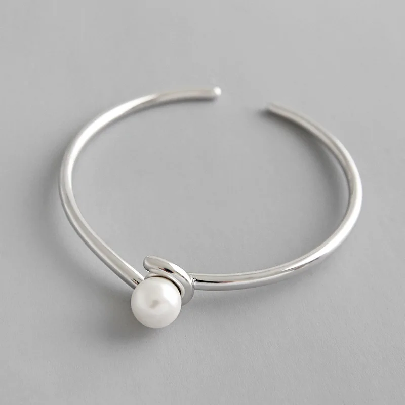 Korean minimalist Style 100% S925 sterling silver Shell Pearl Hook open bracelet Bangle female silver jewelry
Korean minimalist Style 100% S925 sterling silver Shell Pearl Hook open bracelet Bangle female silver jewelry