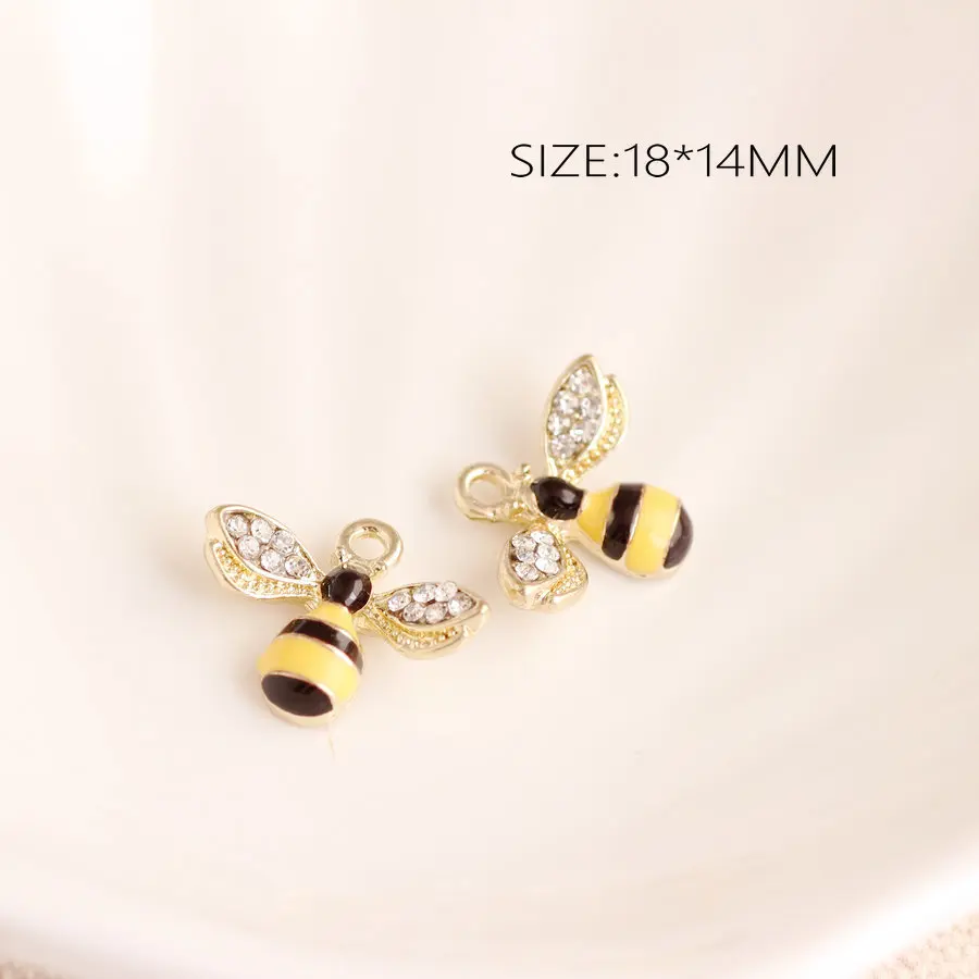 2019 Cute Bee Design Enamel Charm Alloy Dangle Charms for Earrings Bracelet Necklace Pendant DIY Jewelry Making Accessories
2019 Cute Bee Design Enamel Charm Alloy Dangle Charms for Earrings Bracelet Necklace Pendant DIY Jewelry Making Accessories