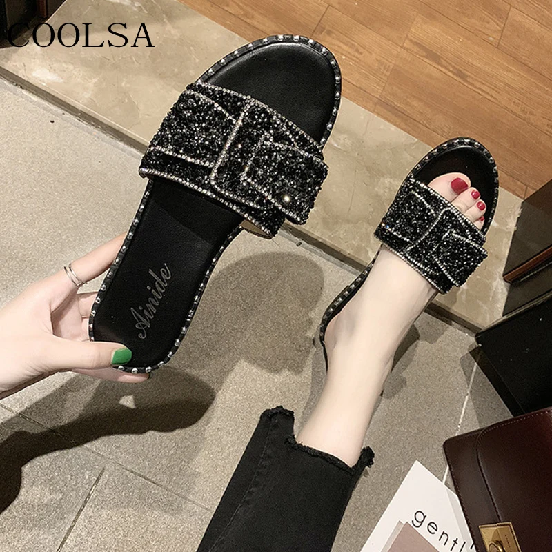 Босоножки COOLSA женские на плоской подошве, модные сандалии с блестками и бантом, тапочки для дома и отдыха, сланцы, шлепанцы
Босоножки COOLSA женские на плоской подошве, модные сандалии с блестками и бантом, тапочки для дома и отдыха, сланцы, шлепанцы
