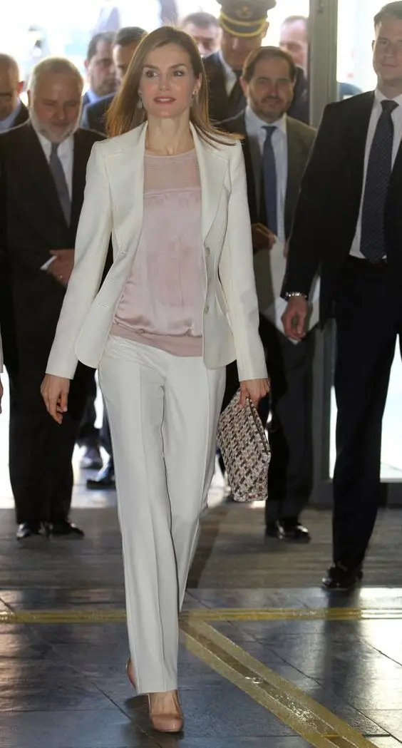Jacket+Pants Women's Ivory Suit Business Formal Uniform Style Slim Fit Blazer Office Work Set Ladies Evening Outfit W237
Jacket+Pants Women's Ivory Suit Business Formal Uniform Style Slim Fit Blazer Office Work Set Ladies Evening Outfit W237
