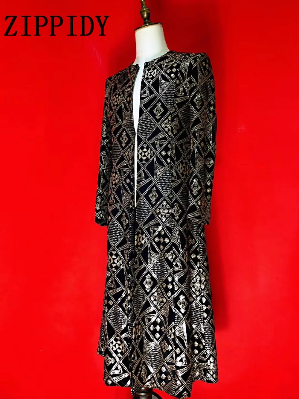 2019 New design Flashing Sequins Men Slim Long Jacket Evening Male Dancer Bar Show Outfit Stage Show Evening Party Black Coat
2019 New design Flashing Sequins Men Slim Long Jacket Evening Male Dancer Bar Show Outfit Stage Show Evening Party Black Coat