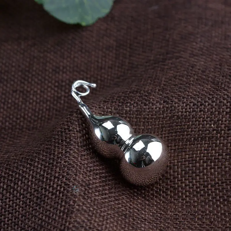 Real S990 solid sterling silver polishing process gourd pendant glossy solid hollow items women's pendant
Real S990 solid sterling silver polishing process gourd pendant glossy solid hollow items women's pendant