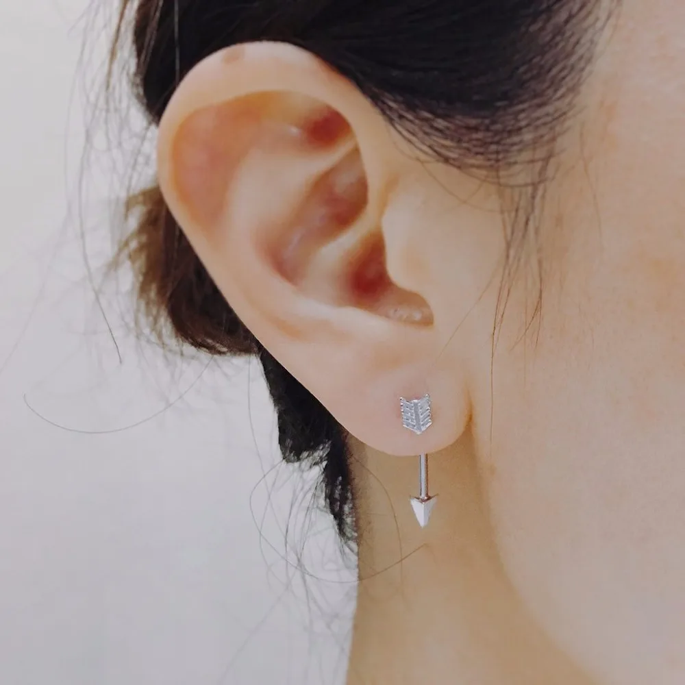 Fashion arrow stud earrings Creative design arrowhead and arrow tail combination stud earrings for women
Fashion arrow stud earrings Creative design arrowhead and arrow tail combination stud earrings for women