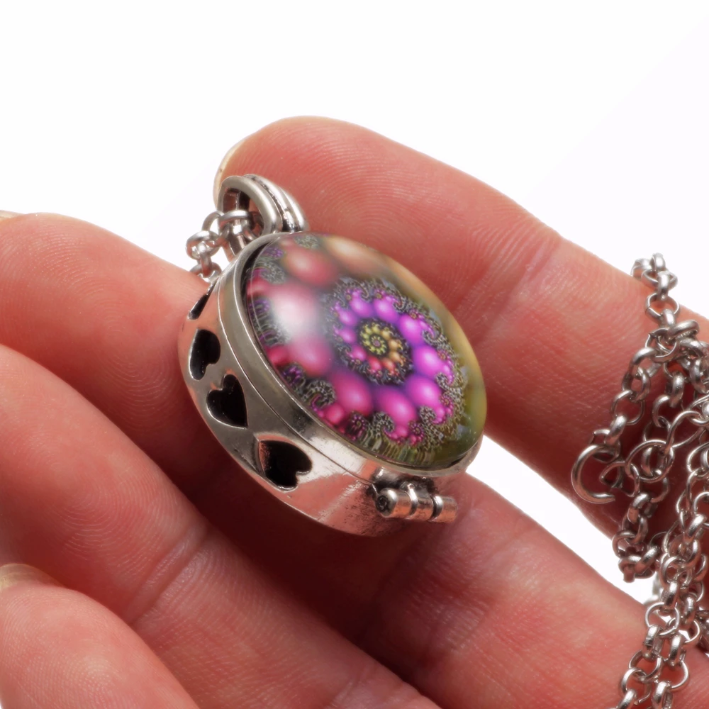 ROYALBEIER Mixed Perfume Luminous Stainless Steel Aromatherapy Pendant Women Essential Oil Diffuser Glow In the Dark Necklace
ROYALBEIER Mixed Perfume Luminous Stainless Steel Aromatherapy Pendant Women Essential Oil Diffuser Glow In the Dark Necklace