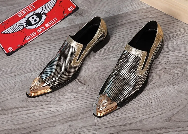 Black Gold Men Shoes Luxury Loafers Gold Patent Leather Prom Shoes Crocodile Skin Shoes Formal Mens Pointed Toe Dress Shoes
Black Gold Men Shoes Luxury Loafers Gold Patent Leather Prom Shoes Crocodile Skin Shoes Formal Mens Pointed Toe Dress Shoes