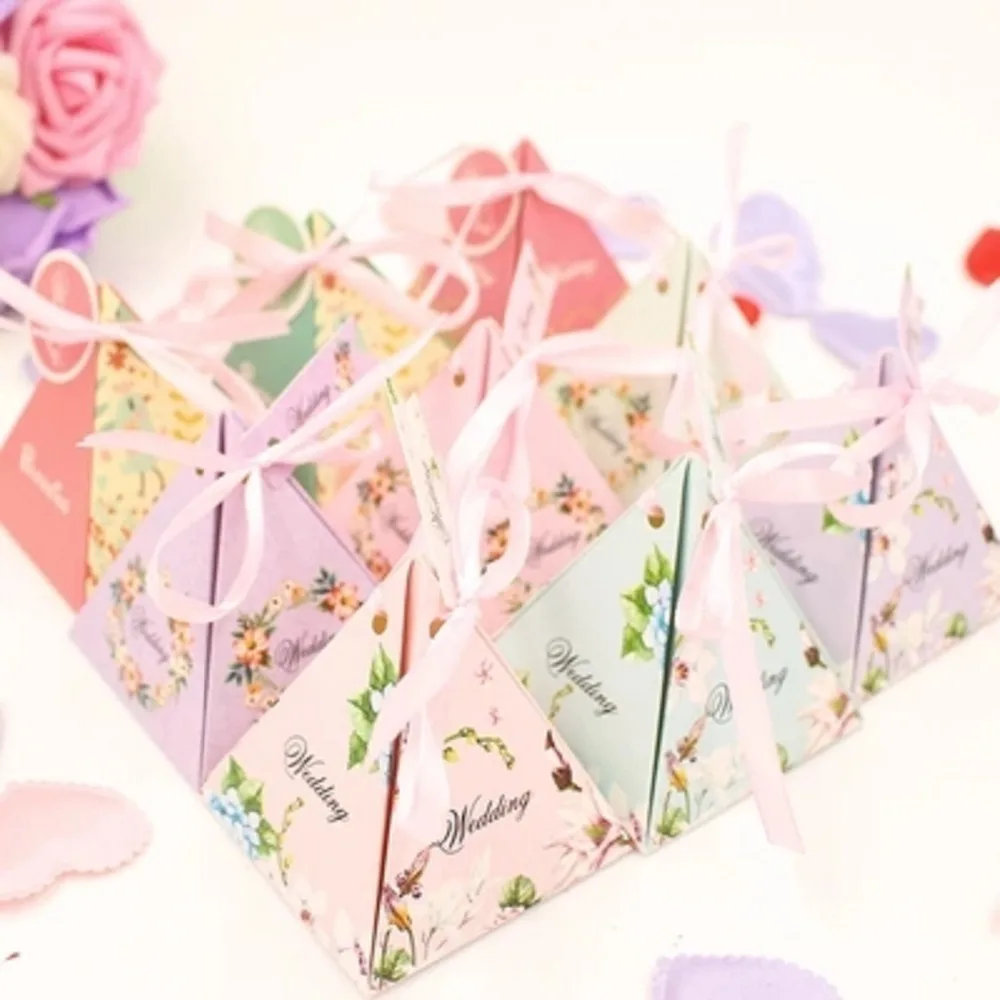 Free Shipping 100pcs lot Wedding birthday party Pearl paper shaped triangle package gift boxes for guests candy chocolate box
Free Shipping 100pcs lot Wedding birthday party Pearl paper shaped triangle package gift boxes for guests candy chocolate box