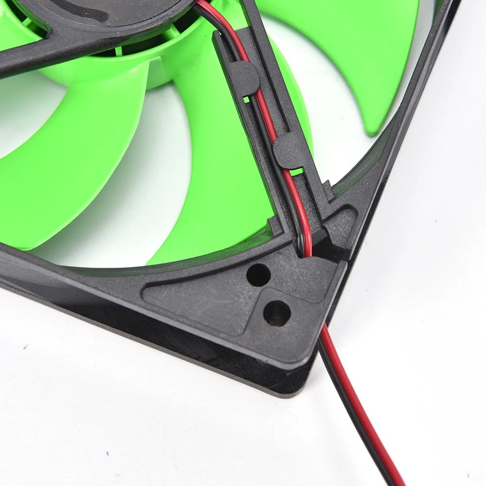 CPU Cooler Radiator DC 12V 4 Pin Power Connector 12cmx12cmx1cm Cooling Cooler PC Computer Case CPU Fan Airflow
CPU Cooler Radiator DC 12V 4 Pin Power Connector 12cmx12cmx1cm Cooling Cooler PC Computer Case CPU Fan Airflow