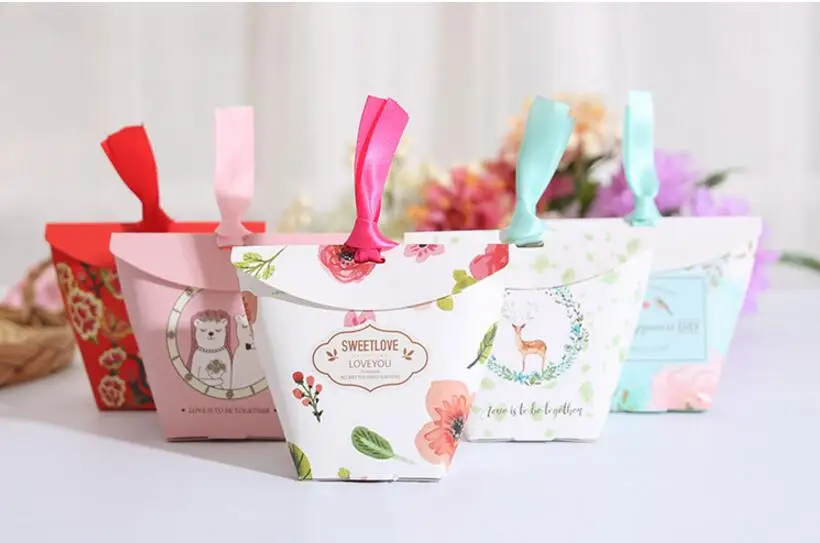 10pcs European - style wedding candy box cartoon creative white bear wedding candy box candy bag wedding supplies
10pcs European - style wedding candy box cartoon creative white bear wedding candy box candy bag wedding supplies