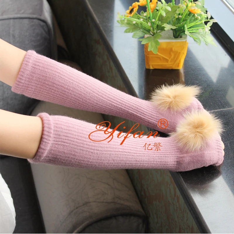 Autumn and winter women's fashion yarn knitted sexy fingerless gloves lady's semi-finger genuine rabbit fur ball long glove
Autumn and winter women's fashion yarn knitted sexy fingerless gloves lady's semi-finger genuine rabbit fur ball long glove