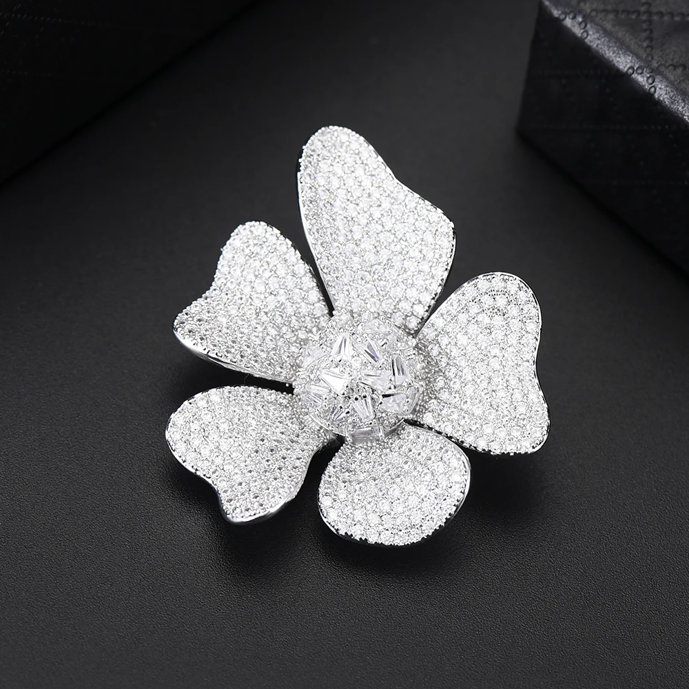 Siscathy Trendy pins and brooches For Women Flower Shape Tie Clothing Cubic Zirconia Inlaid broche femme bijoux Jewelry
Siscathy Trendy pins and brooches For Women Flower Shape Tie Clothing Cubic Zirconia Inlaid broche femme bijoux Jewelry