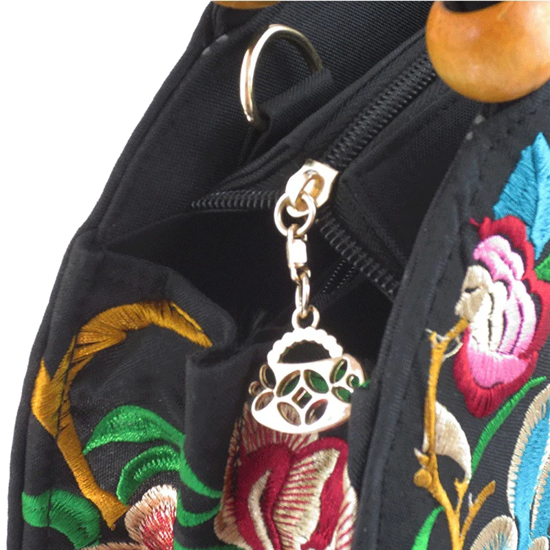 Wegogo Vintage Women's Handbag Canvas Ethnic Shoulder Bag Embroidery Retro Shoulder Tote Messenger Bag Purse Satchel Hobos Bag
Wegogo Vintage Women's Handbag Canvas Ethnic Shoulder Bag Embroidery Retro Shoulder Tote Messenger Bag Purse Satchel Hobos Bag