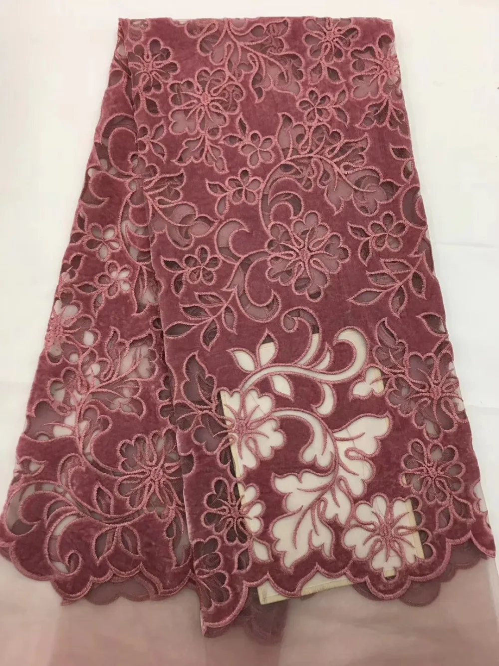 African Tulle Lace Fabric 2018 African French Lace Fabric High Quality Laser Cutting Flowers Velvet Embroidery Tulle French Lace
African Tulle Lace Fabric 2018 African French Lace Fabric High Quality Laser Cutting Flowers Velvet Embroidery Tulle French Lace