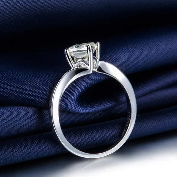 1 Carat Genuine White Gold Princess Cut genuine Lovely Diamond Gold Engagement Ring Trendy Design Lovely Bridal Jewelry
1 Carat Genuine White Gold Princess Cut genuine Lovely Diamond Gold Engagement Ring Trendy Design Lovely Bridal Jewelry