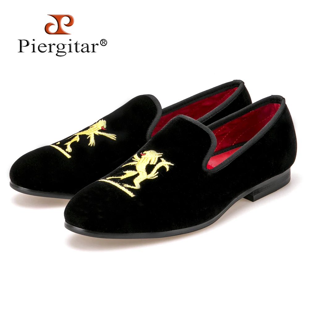 Lion embroidery Velvet Men shoes Men Plus Size Loafers Men wedding Shoe Men Flats Size US4-17Free shipping
Lion embroidery Velvet Men shoes Men Plus Size Loafers Men wedding Shoe Men Flats Size US4-17Free shipping