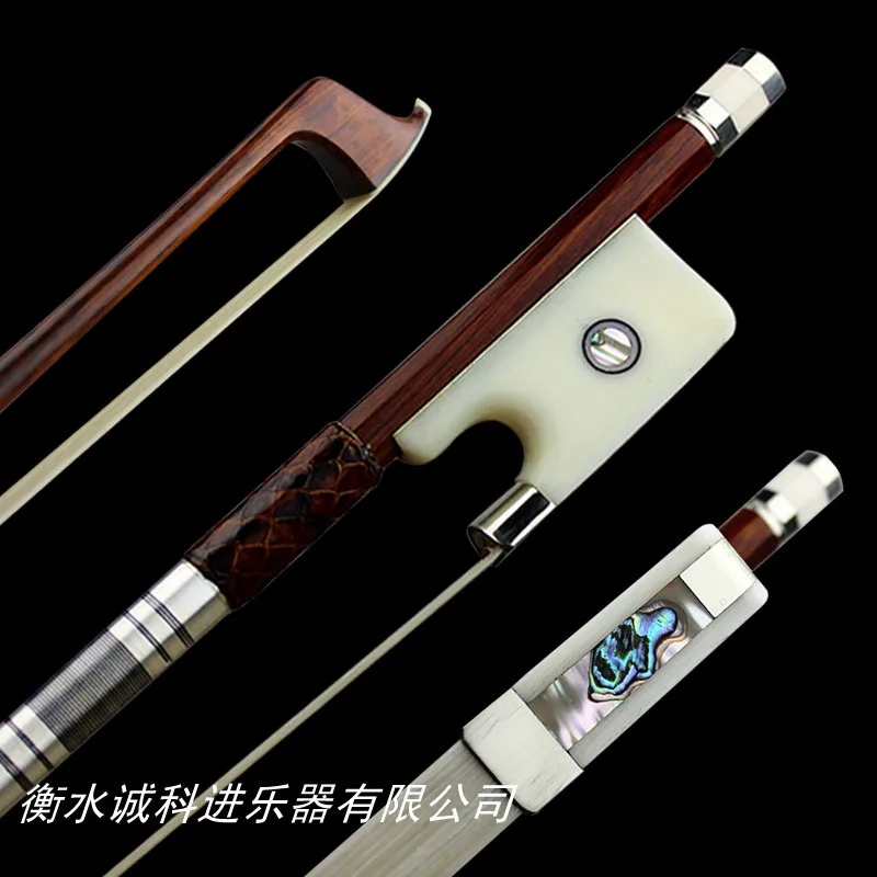 AAAAA превосходный snakewood 4/4 Виолончель Лук Сибирский horestail круглая палочка никелевая Серебряная фурнитура костяная лягушка бесплатная достав...
AAAAA превосходный snakewood 4/4 Виолончель Лук Сибирский horestail круглая палочка никелевая Серебряная фурнитура костяная лягушка бесплатная достав...