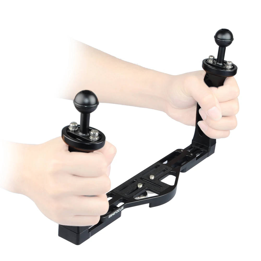 Dual Handle Aluminum alloy Handheld Diving Tray Base for Underwater Camera Housing Case Double Hand Grip Light Ball Arm System
Dual Handle Aluminum alloy Handheld Diving Tray Base for Underwater Camera Housing Case Double Hand Grip Light Ball Arm System