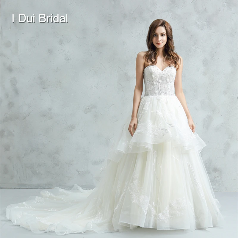 Sweetheart Ball Gown Wedding Dress 3D Flower Unique Lace Tiered Bridal Gown New Design
Sweetheart Ball Gown Wedding Dress 3D Flower Unique Lace Tiered Bridal Gown New Design