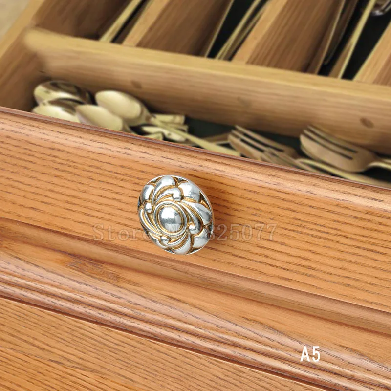 8PCS Ancient Silver Color Cabinet Wardrobe Knobs Drawer Furniture Cupboard Kitchen Cabinet Door Pulls Handles and Knobs JF1421
8PCS Ancient Silver Color Cabinet Wardrobe Knobs Drawer Furniture Cupboard Kitchen Cabinet Door Pulls Handles and Knobs JF1421