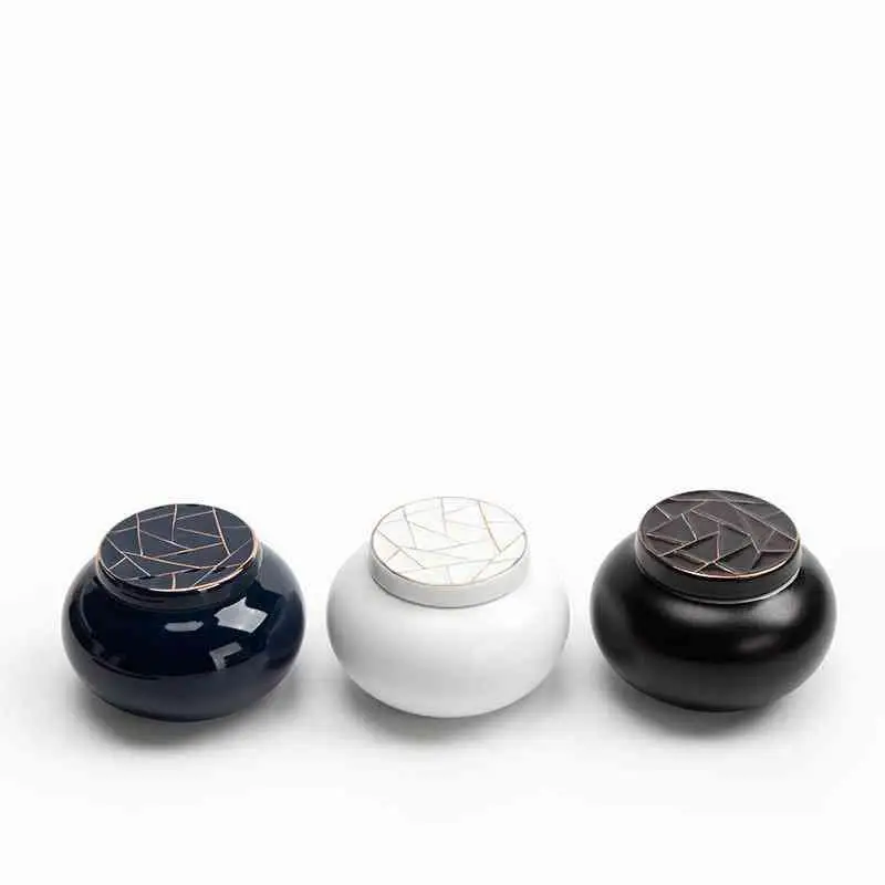 Japanese Style Blue Glaze Gold Line Tea Cans Porcelain Tea Sets Caddies Spice Jar Ceramic Canister Food Container Storage Box
Japanese Style Blue Glaze Gold Line Tea Cans Porcelain Tea Sets Caddies Spice Jar Ceramic Canister Food Container Storage Box