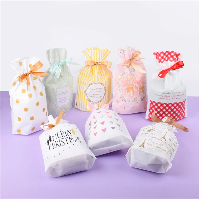 50pcs/lot Gold Dot White Plastic Drawstring Bag with ribbon Candy Bags Birthday Party Wedding Decor Christmas chocolate Gift bag
50pcs/lot Gold Dot White Plastic Drawstring Bag with ribbon Candy Bags Birthday Party Wedding Decor Christmas chocolate Gift bag