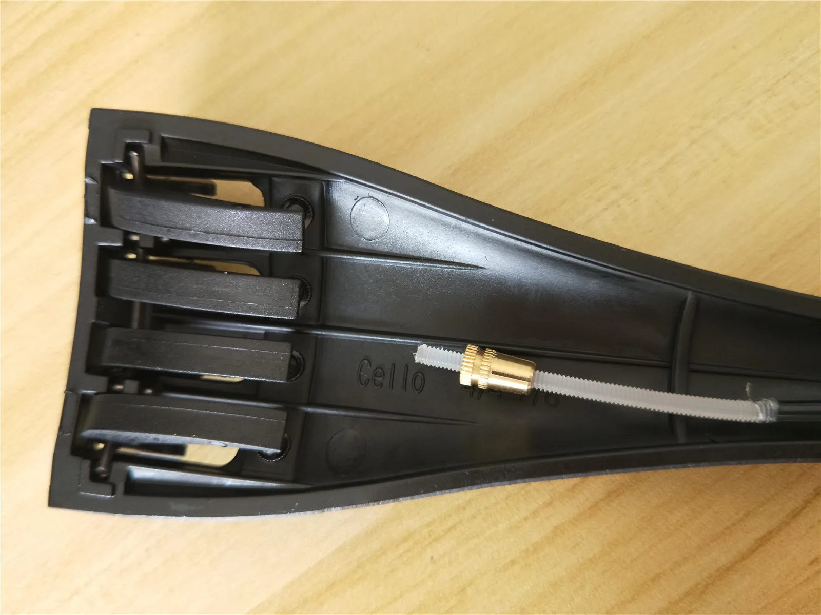 1 PC Quality Carbon Cello Tail Piece with 1 PC Nylon Cello Tail Gut from 1/4 1/2 3/4 to 4/4
1 PC Quality Carbon Cello Tail Piece with 1 PC Nylon Cello Tail Gut from 1/4 1/2 3/4 to 4/4