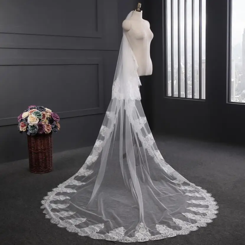 AYiCuthia 3 Meter White Cathedral Appliqued Wedding Veils Lace Edge Bridal Veil With Comb Wedding Accessories TS22
AYiCuthia 3 Meter White Cathedral Appliqued Wedding Veils Lace Edge Bridal Veil With Comb Wedding Accessories TS22