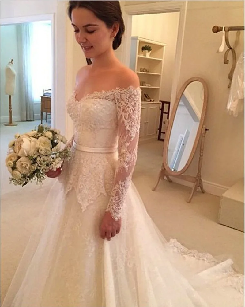 Sexy A-Line Lace Wedding Dress 2021 Elegant V Neck Long Sleeve Tulle Appliques Romantic Wedding Gown long train Vestido De Noiva
Sexy A-Line Lace Wedding Dress 2021 Elegant V Neck Long Sleeve Tulle Appliques Romantic Wedding Gown long train Vestido De Noiva
