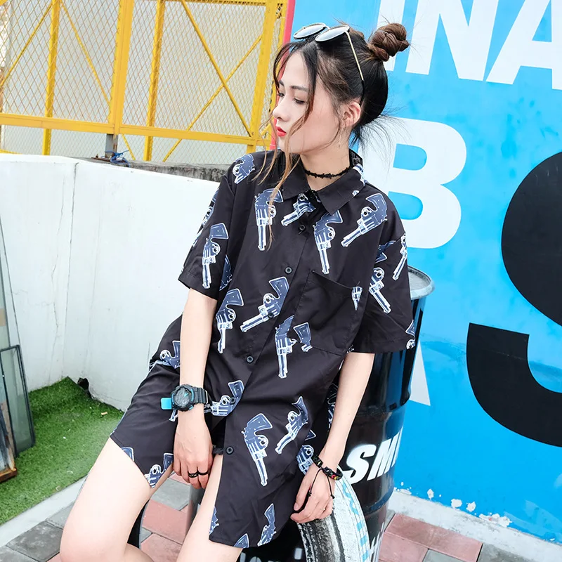Harajuku Fashion Short Sleeve Man Women Blouse Shirts Casual Loose Pistols Print Couple Shirt Tops Mid-Long Summer Women Shirts
Harajuku Fashion Short Sleeve Man Women Blouse Shirts Casual Loose Pistols Print Couple Shirt Tops Mid-Long Summer Women Shirts
