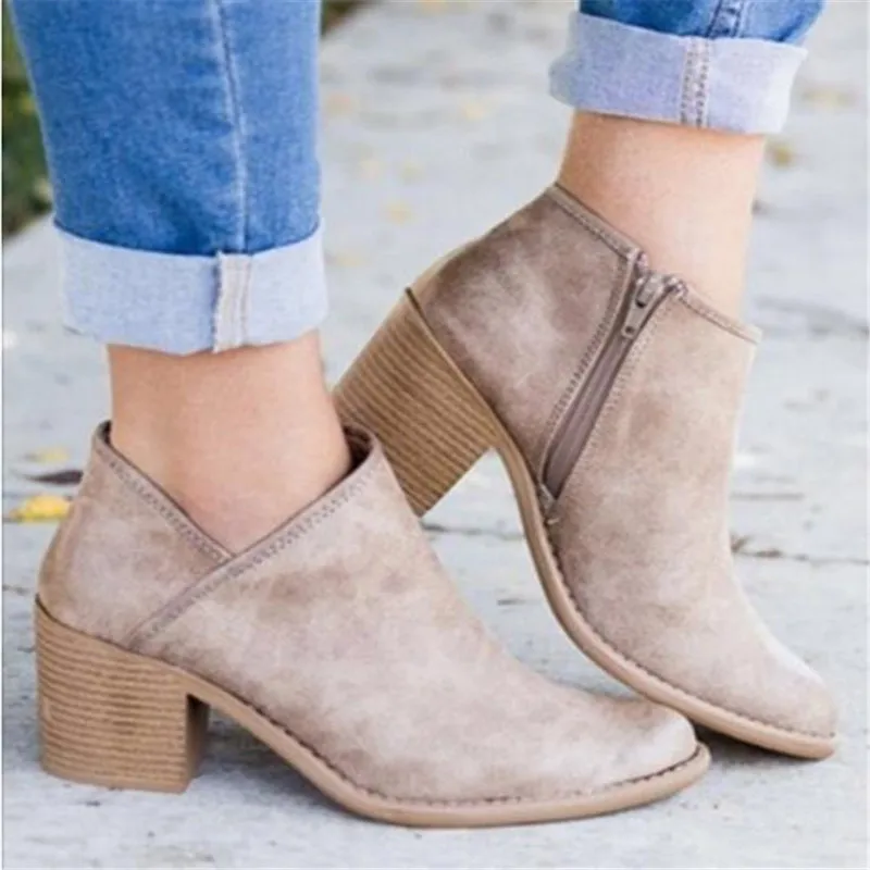 2019 Chic Summer Women Shoes Retro High Heel Ankle Boots Female Block Mid Heels Casual Botas Mujer Booties Feminina Plus Size 43
2019 Chic Summer Women Shoes Retro High Heel Ankle Boots Female Block Mid Heels Casual Botas Mujer Booties Feminina Plus Size 43
