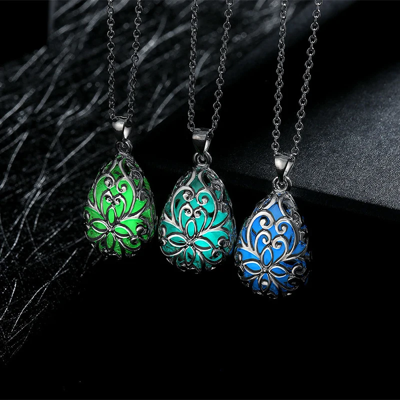 Retro Hollow Necklaces Silver Water Droplets Clavicle Chain 1 PCS Sweater Chain Luminous Necklace Pendant Jewelry For Women Blue
Retro Hollow Necklaces Silver Water Droplets Clavicle Chain 1 PCS Sweater Chain Luminous Necklace Pendant Jewelry For Women Blue