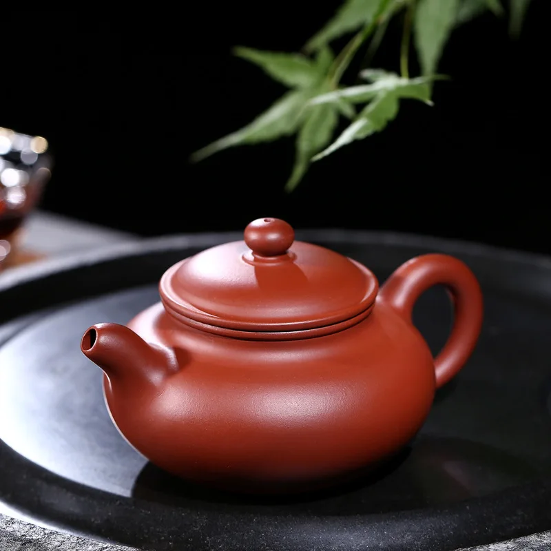 Yixing recommended pure manual famous domestic ore zhu mud dahongpao archaize pot of kung fu tea set
Yixing recommended pure manual famous domestic ore zhu mud dahongpao archaize pot of kung fu tea set